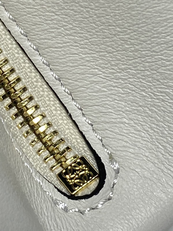 Loewe 230 8