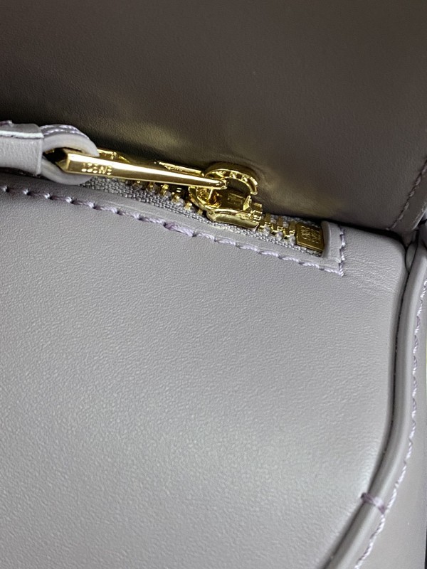 Loewe 239 8