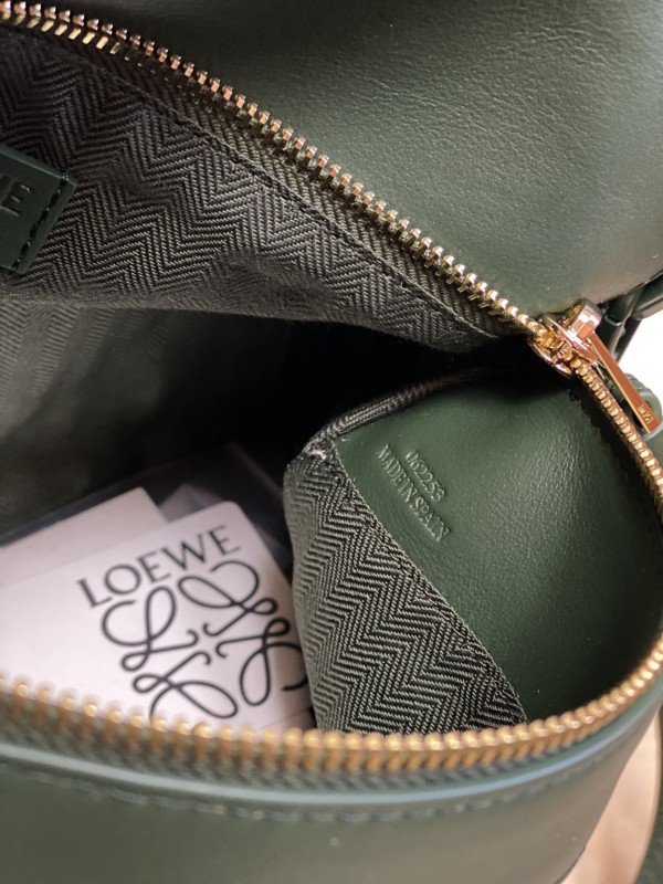 Loewe 242 8