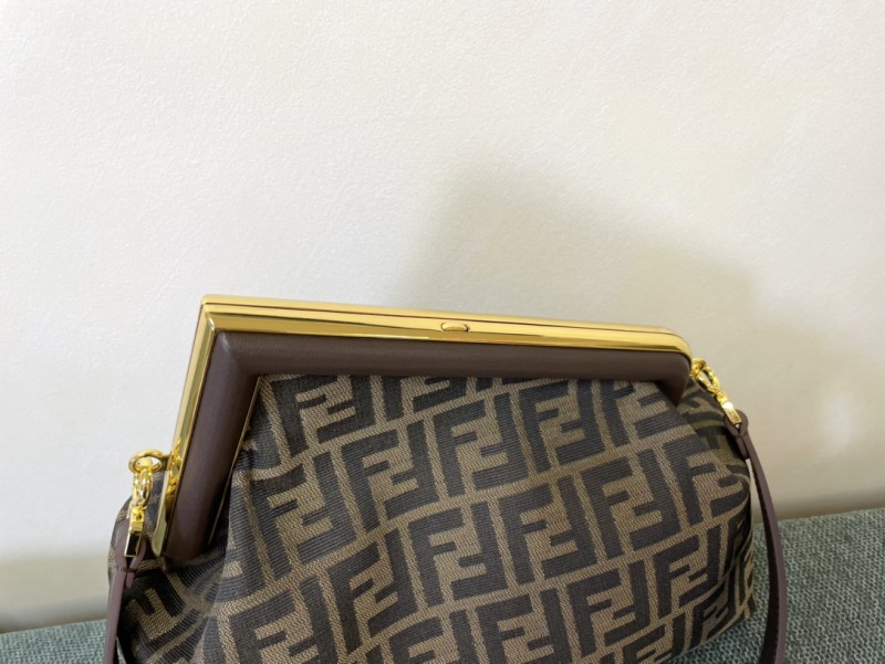 Fendi 022 8