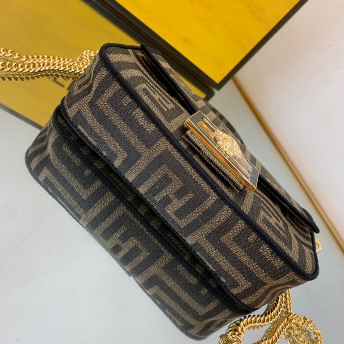Fendi 046 8