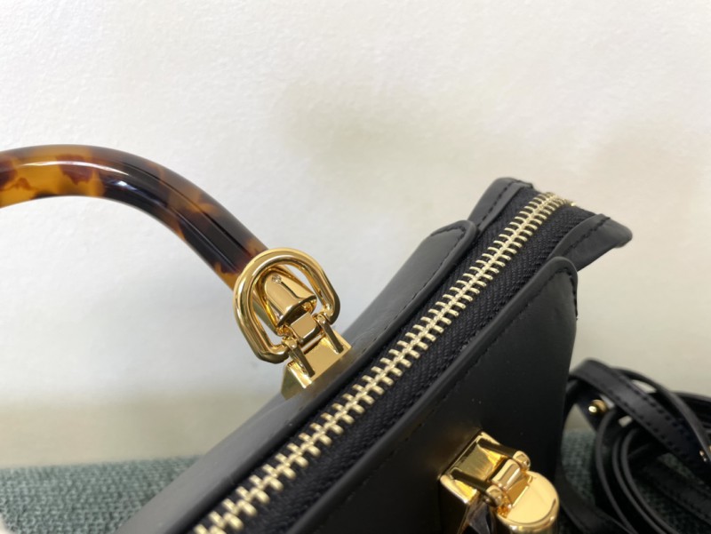 Fendi 047 8