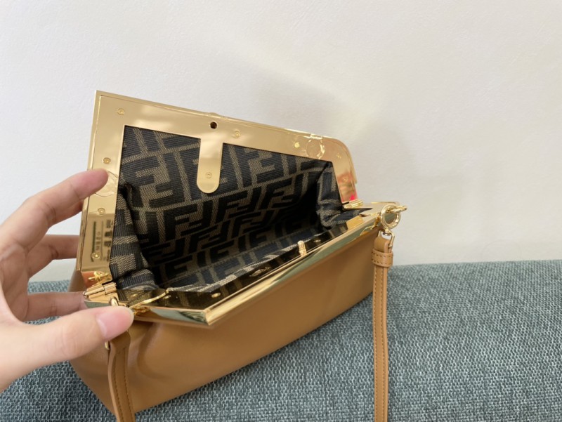 Fendi 076 8