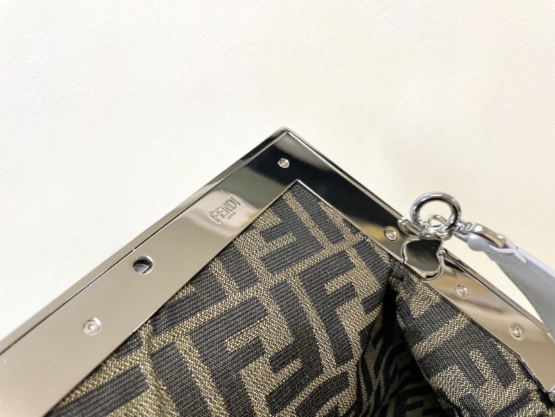Fendi 137 8