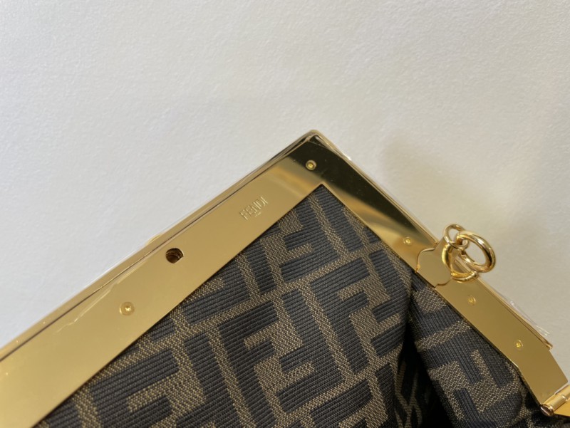 Fendi 140 8