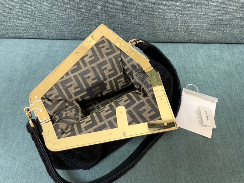 Fendi 151 8