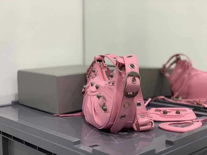 Balenciaga 129 8