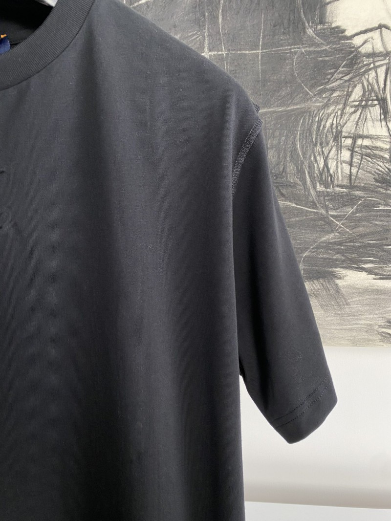 LV Embossed Small Label Classic Short Sleeve 2 2