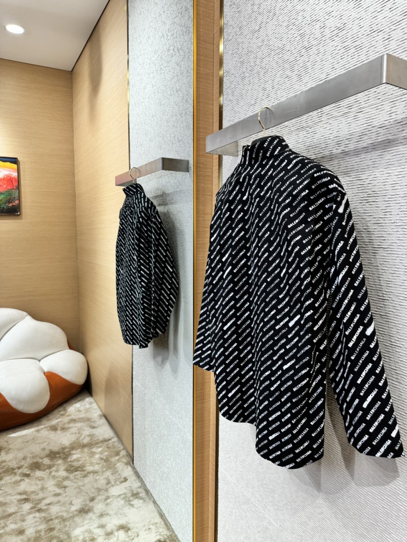 Balenciaga Printed Collar Shirt 1 3