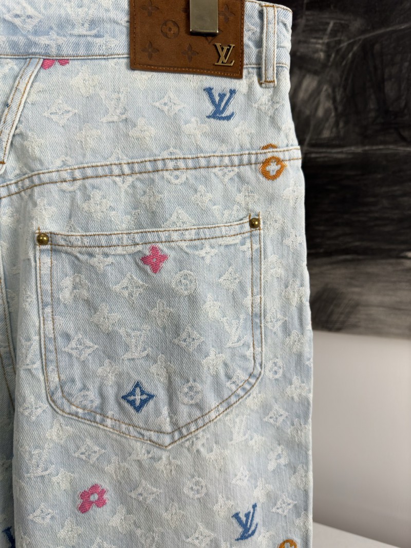 LV co-branded embroidered denim shorts 5