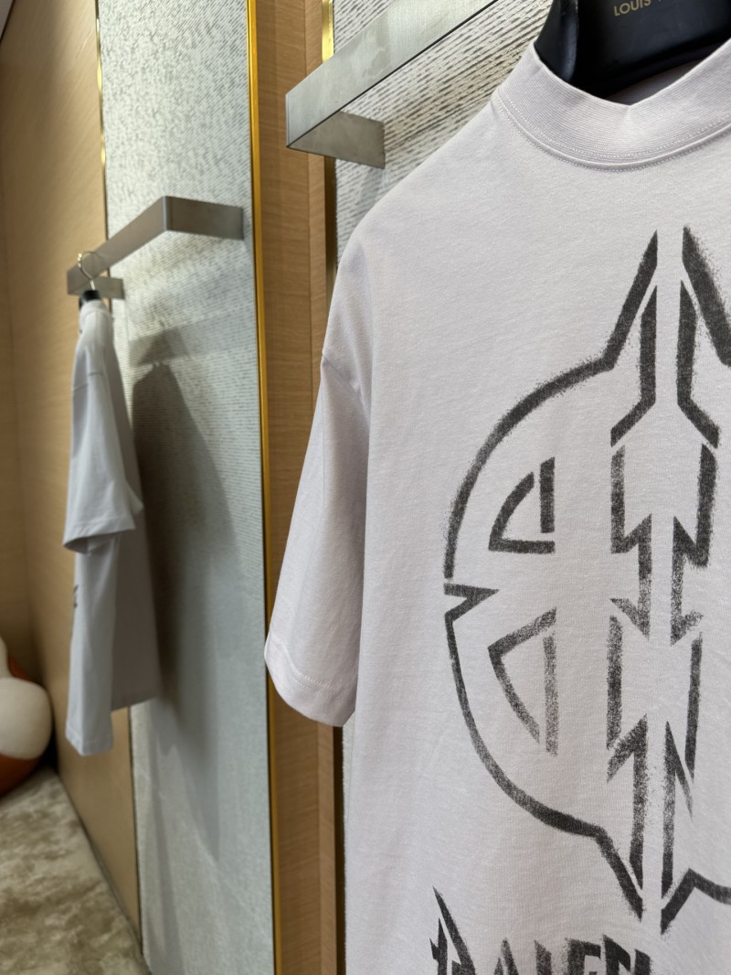 Balenciaga Logo Aged Short Sleeve T-Shirt 1 5