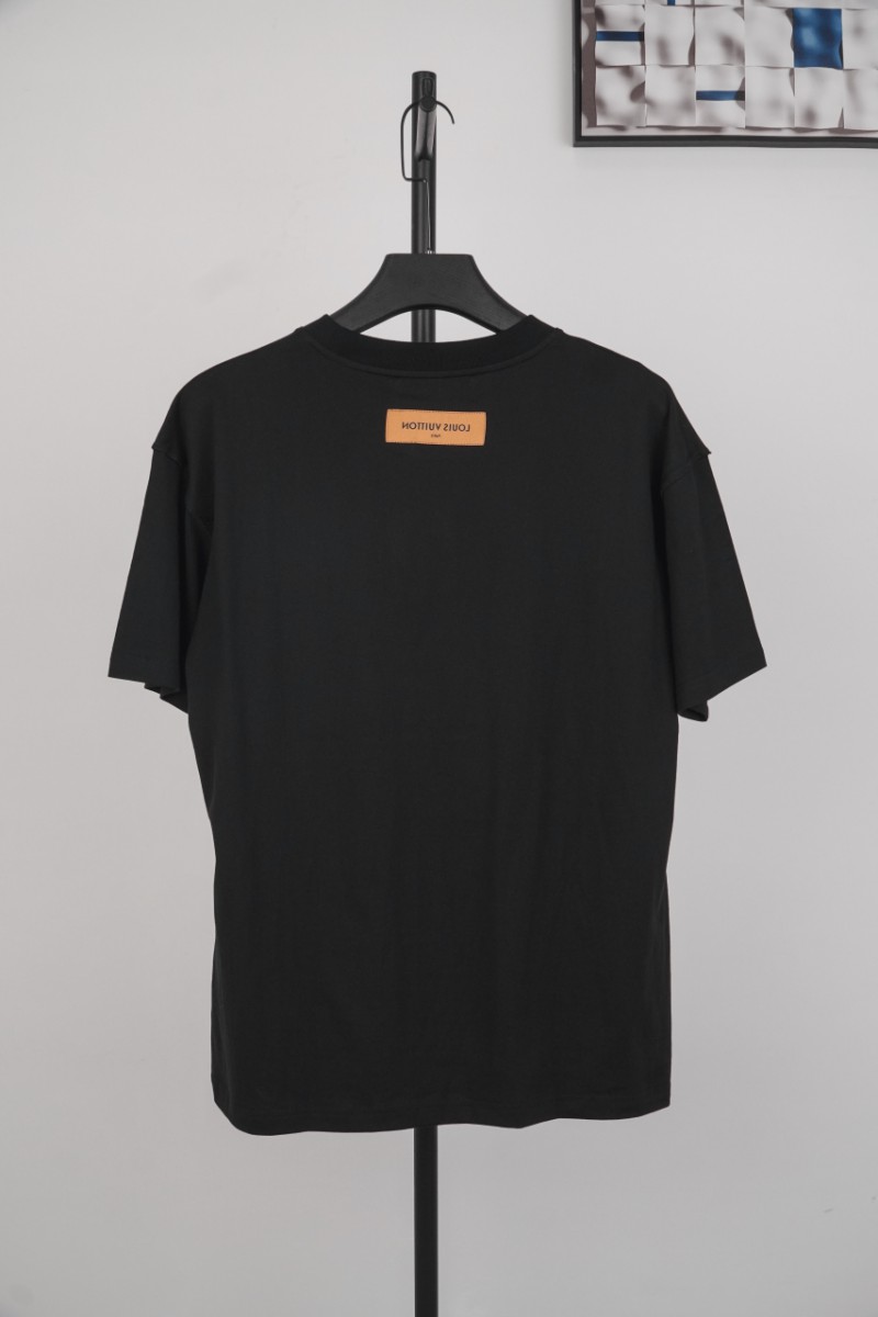LV Portrait Short Sleeve 1
