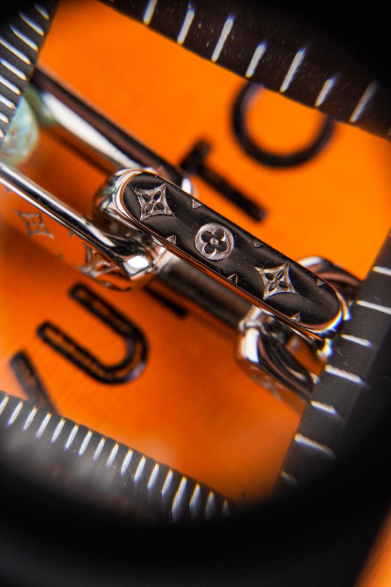 LV Resin Link Bracelet 1