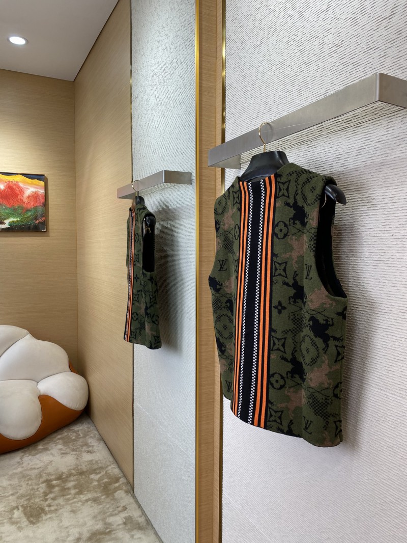 LV camouflage knitted waistcoat 3