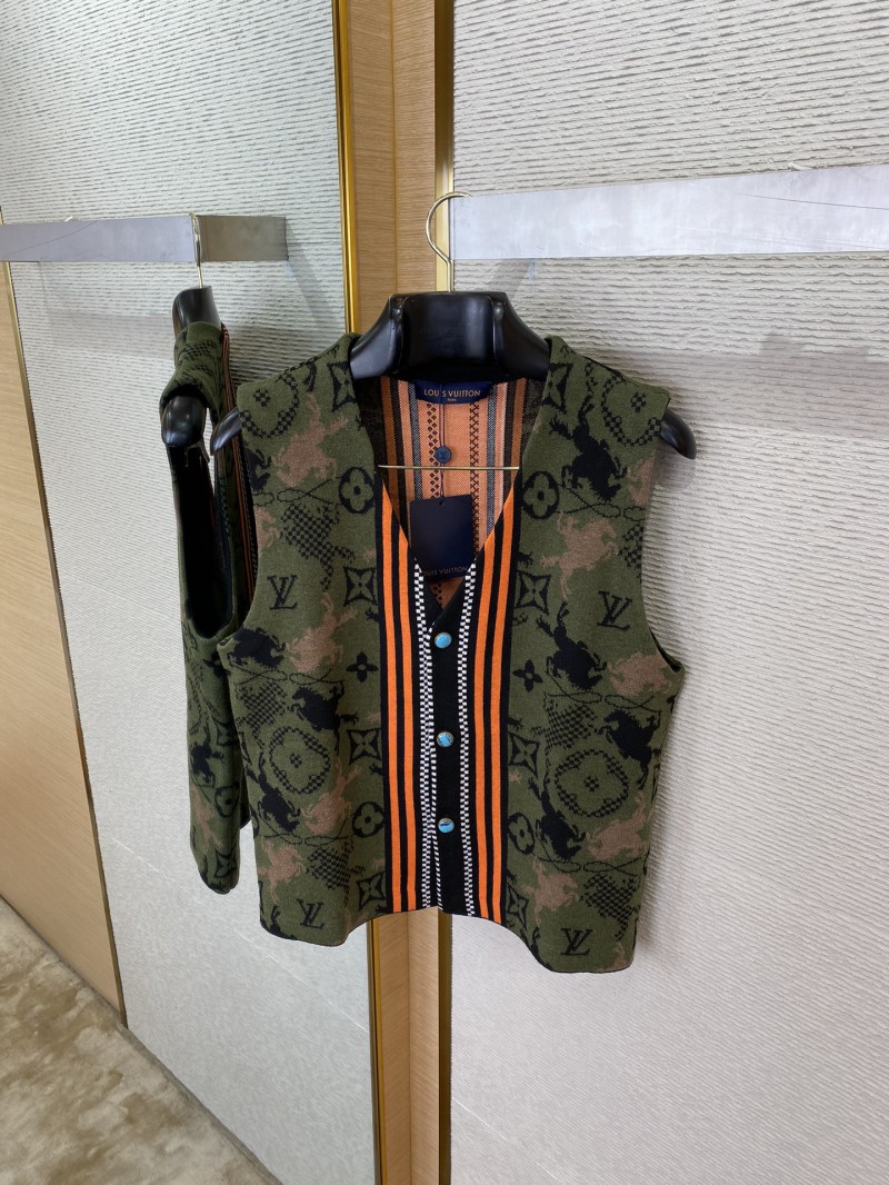 LV camouflage knitted waistcoat 6