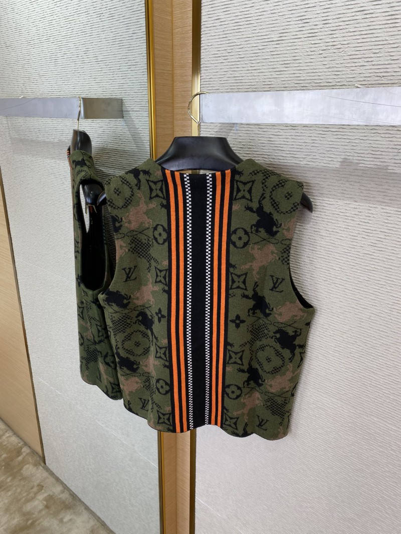 LV camouflage knitted waistcoat 7