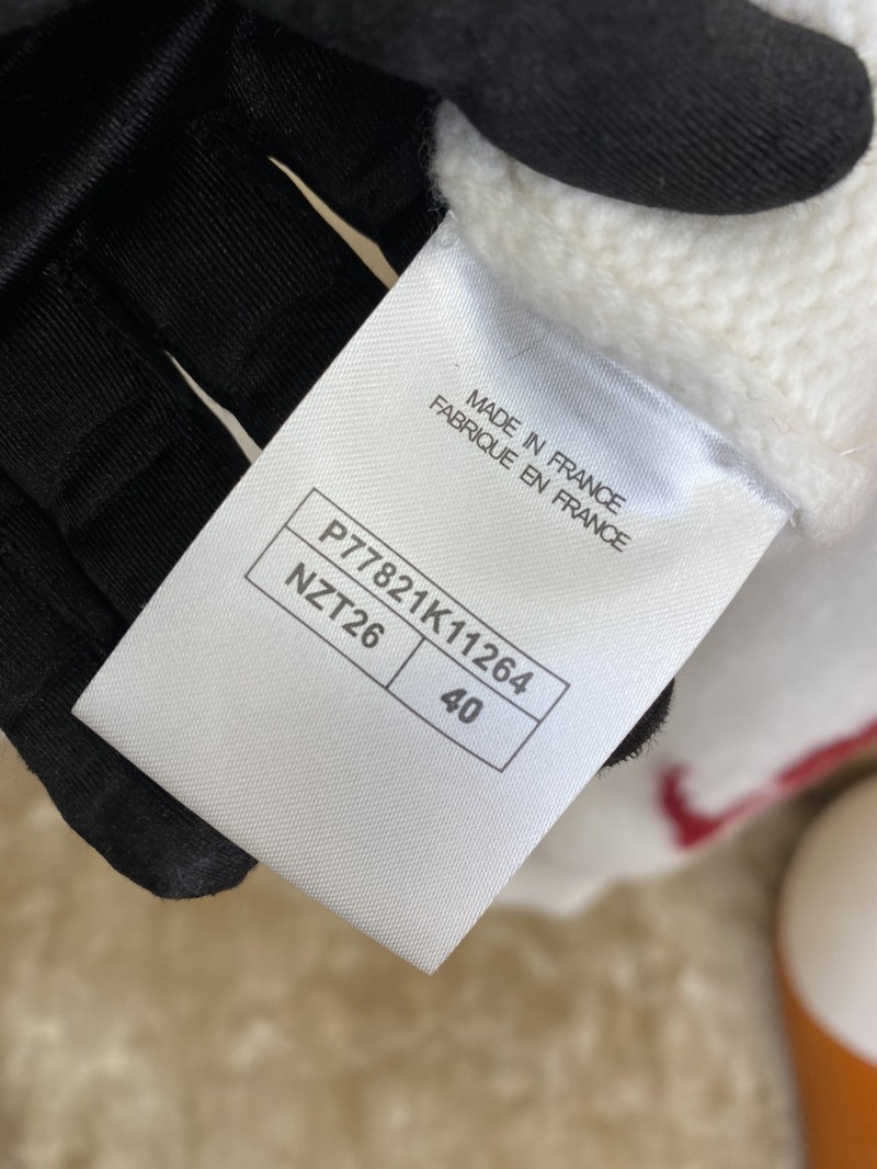 Chanel Floral Appliqu?? Knit 8