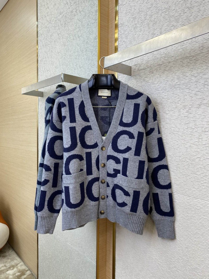 Gucci monogrammed knitted cardigan 4
