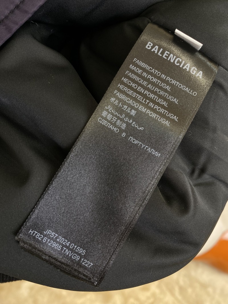 Balenciaga Manchester United co-branded baseball jersey 8