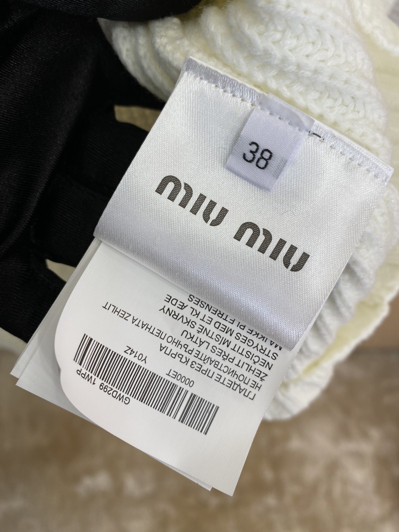 Miu Miu Logo Knit Cardigan 8