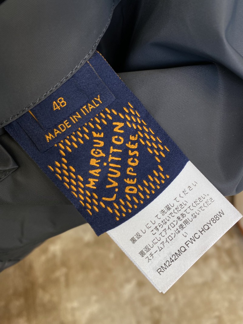 LV Reversible checkerboard Jacket Coat 8