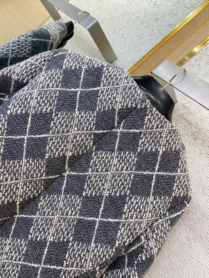 LV diamond button down collarless blazer 7