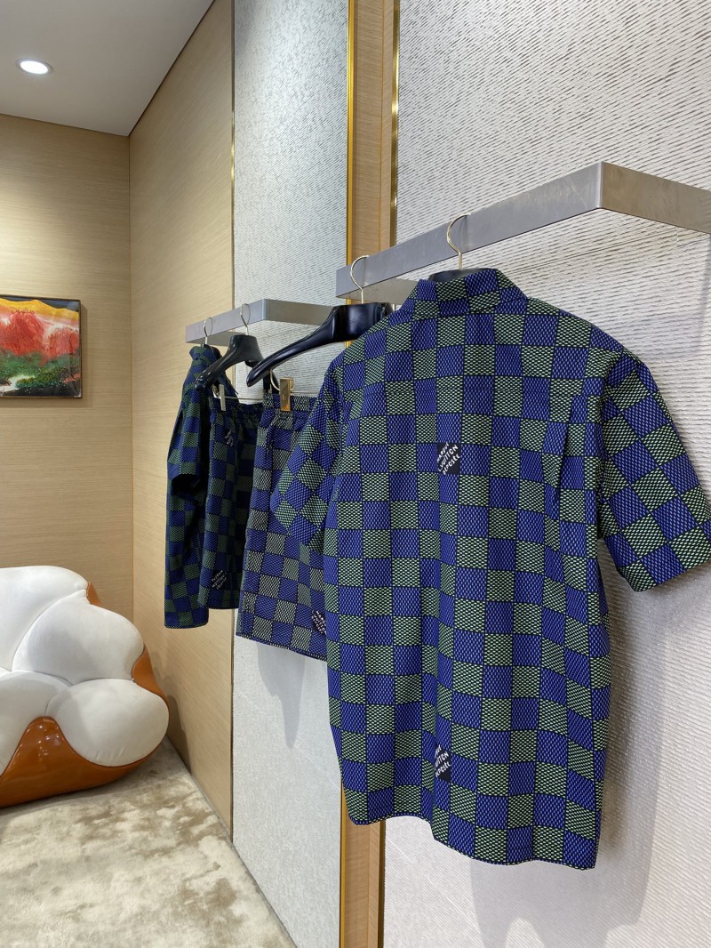LV chequered shorts 3