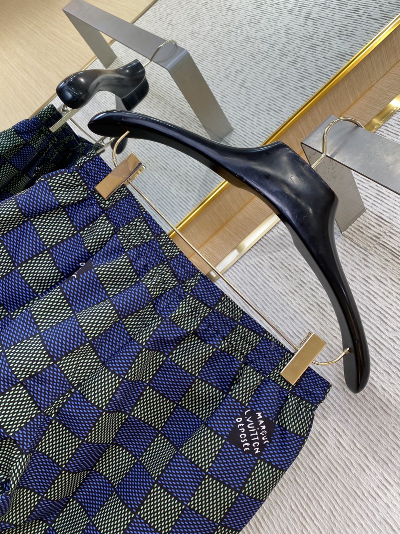 LV chequered shorts 5