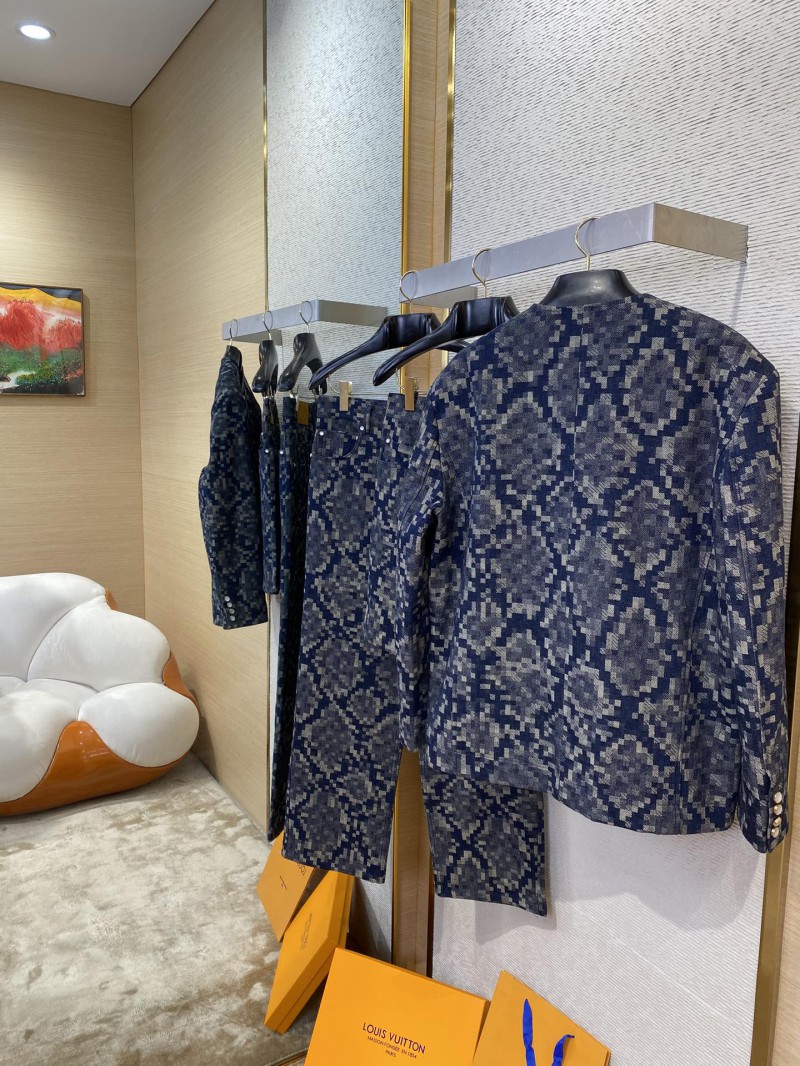 LV Snake Print Suit Shorts 3