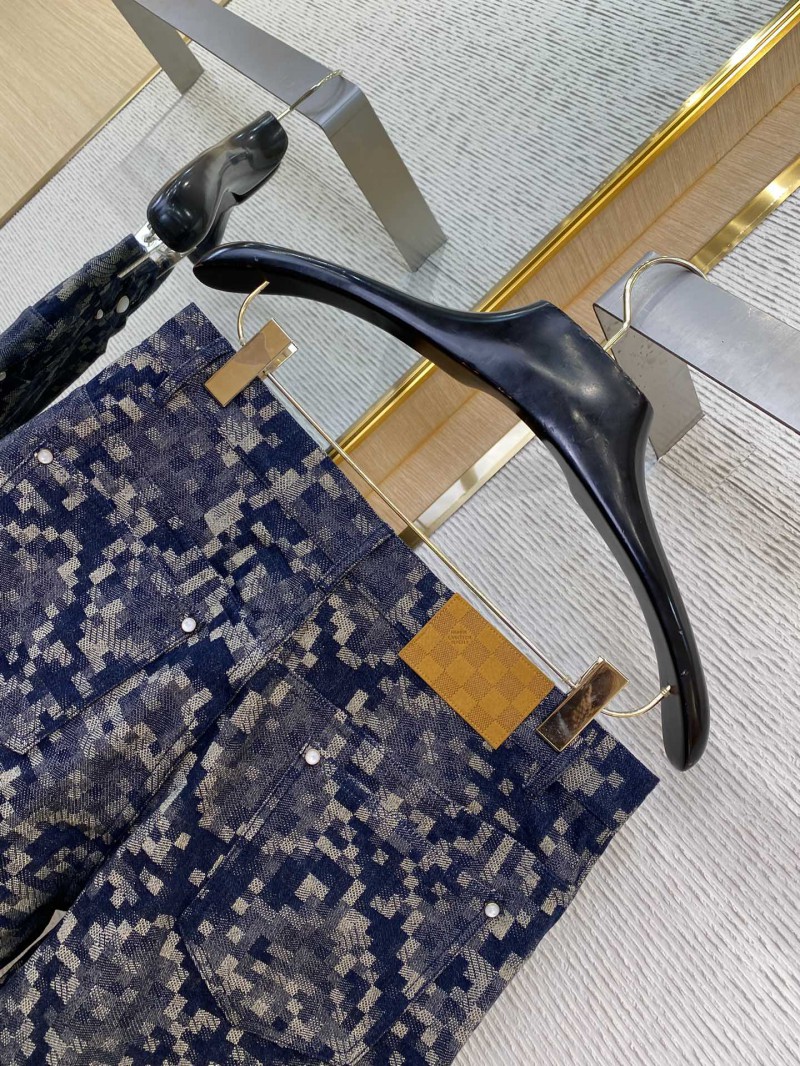 LV Snake Print Suit Shorts 7