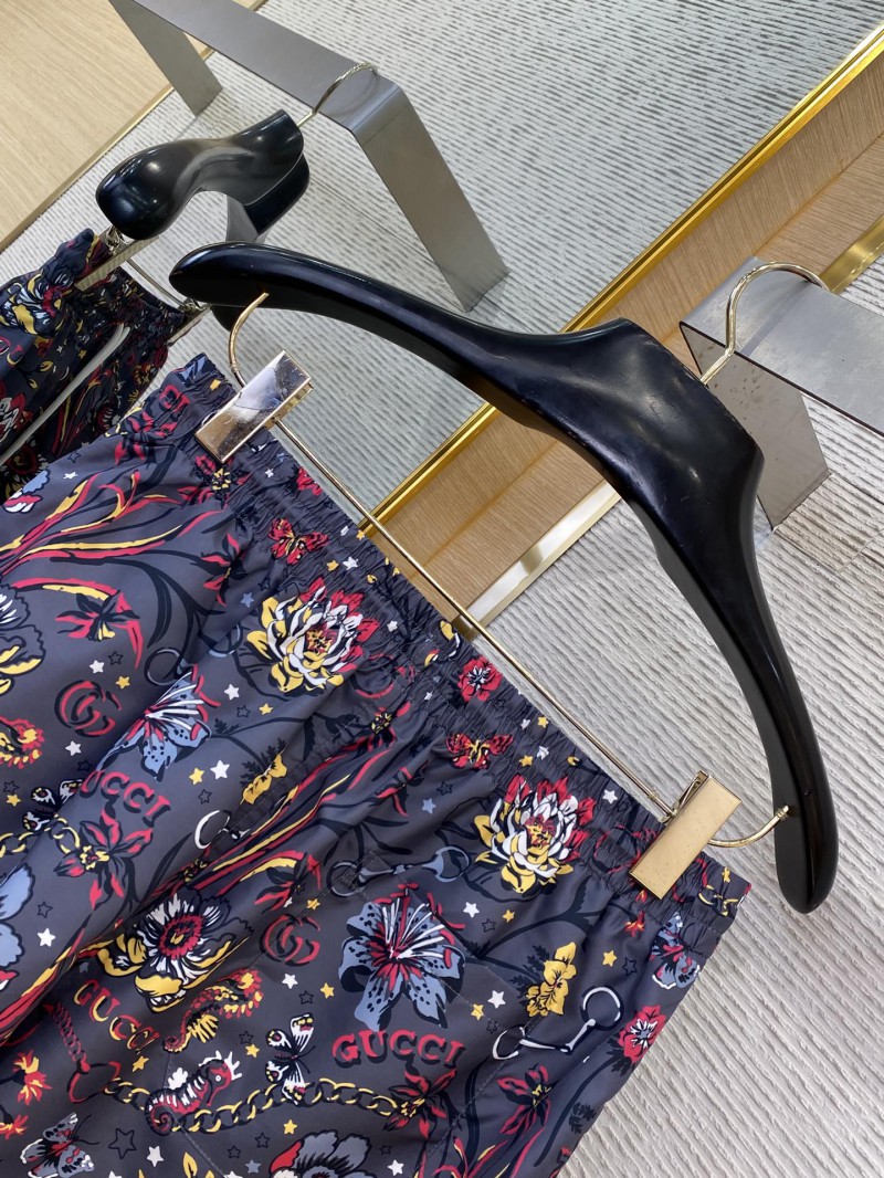 Gucci Floral Print Shorts 7