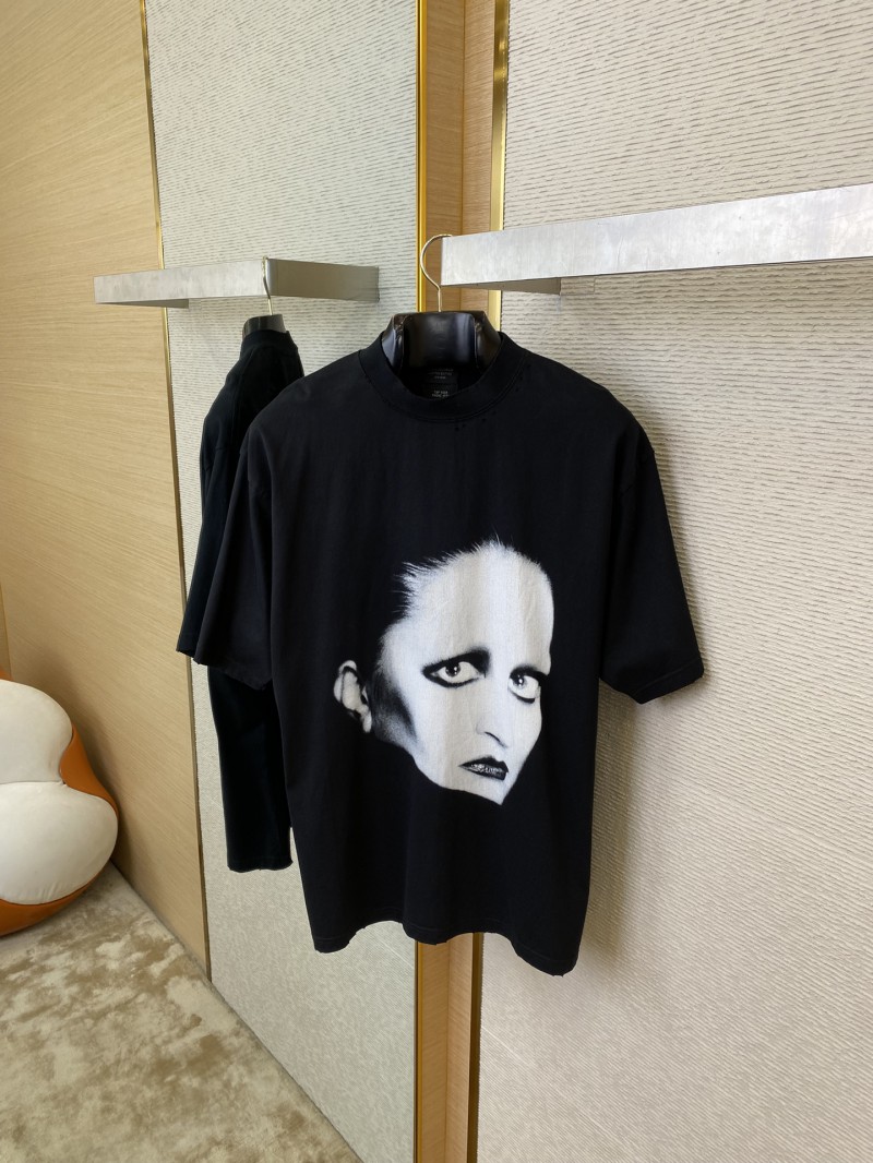 Balenciaga co-branded mia direct spray short sleeve 6