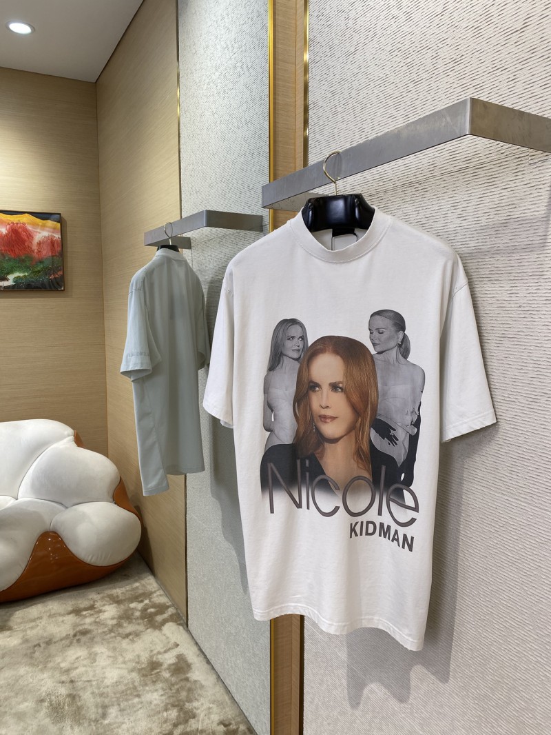 Balenciaga Hole-ripped portrait print round neck short sleeve T-shirt 2