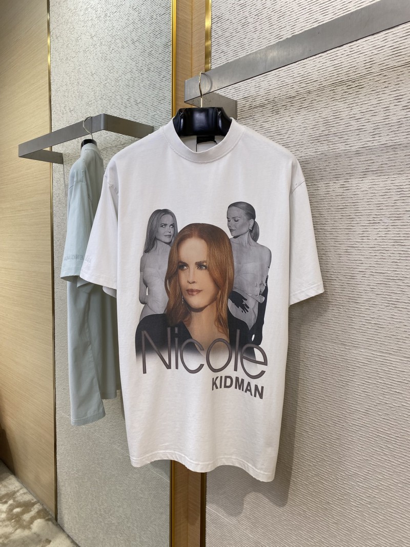 Balenciaga Hole-ripped portrait print round neck short sleeve T-shirt 4