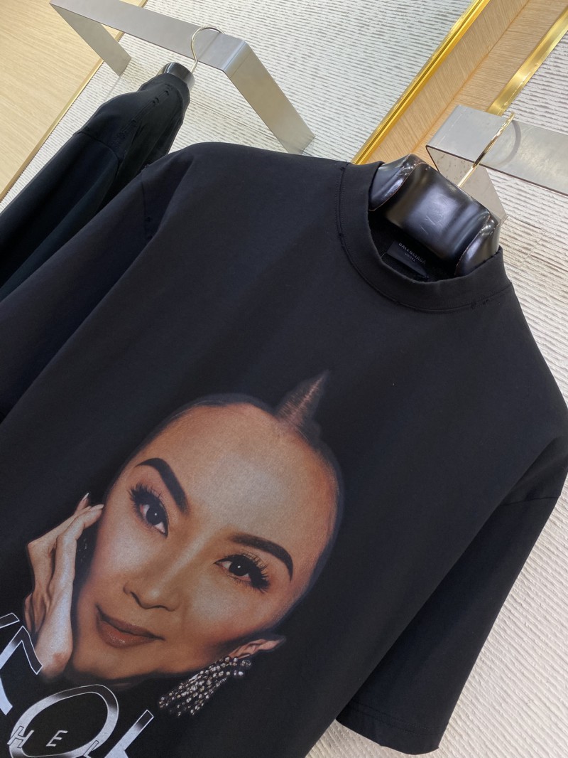 Balenciaga distressed portrait print round neck short sleeve T-shirt 5