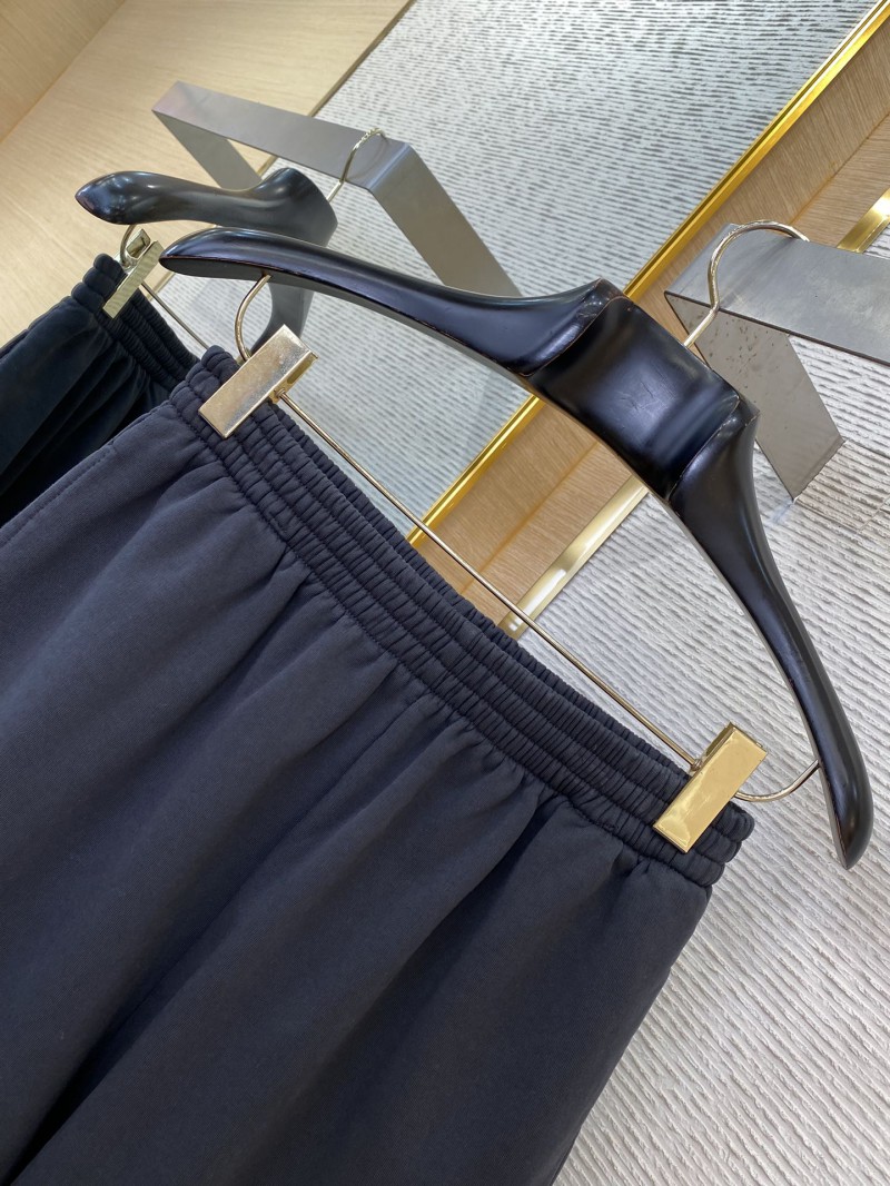 Balenciaga Embroidered Casual Shorts 5