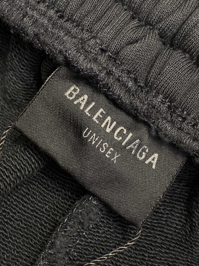 Balenciaga Embroidered Casual Shorts 8