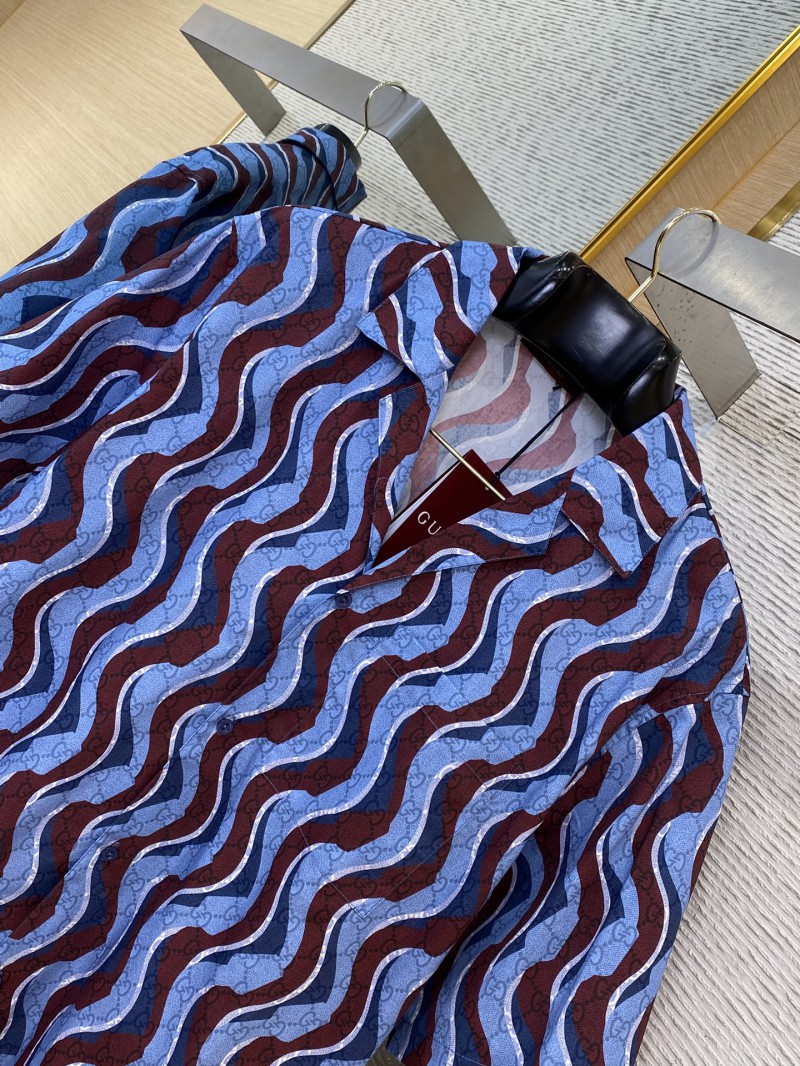 Gucci Wave Print Short Sleeve Shirt 5