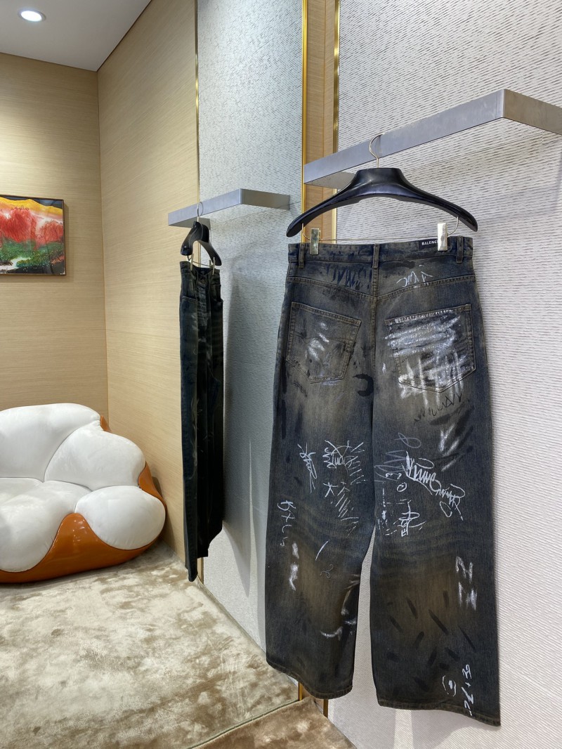 Balenciaga hand-painted washed baggy jeans 3