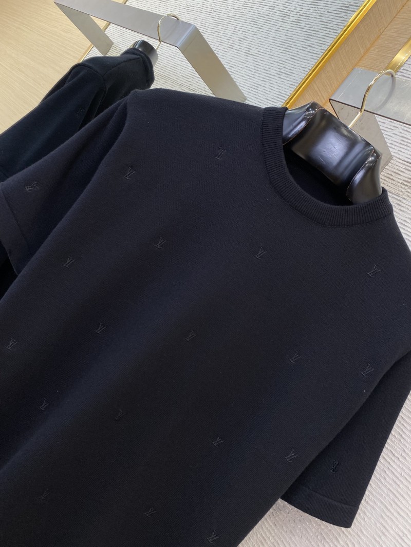 LV Full width embroidered knitted short sleeve 5