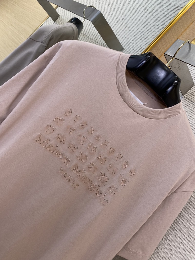 Maison Margiela Digital Embroidery Four Corner Stitch Short Sleeve T-Shirt almond 5