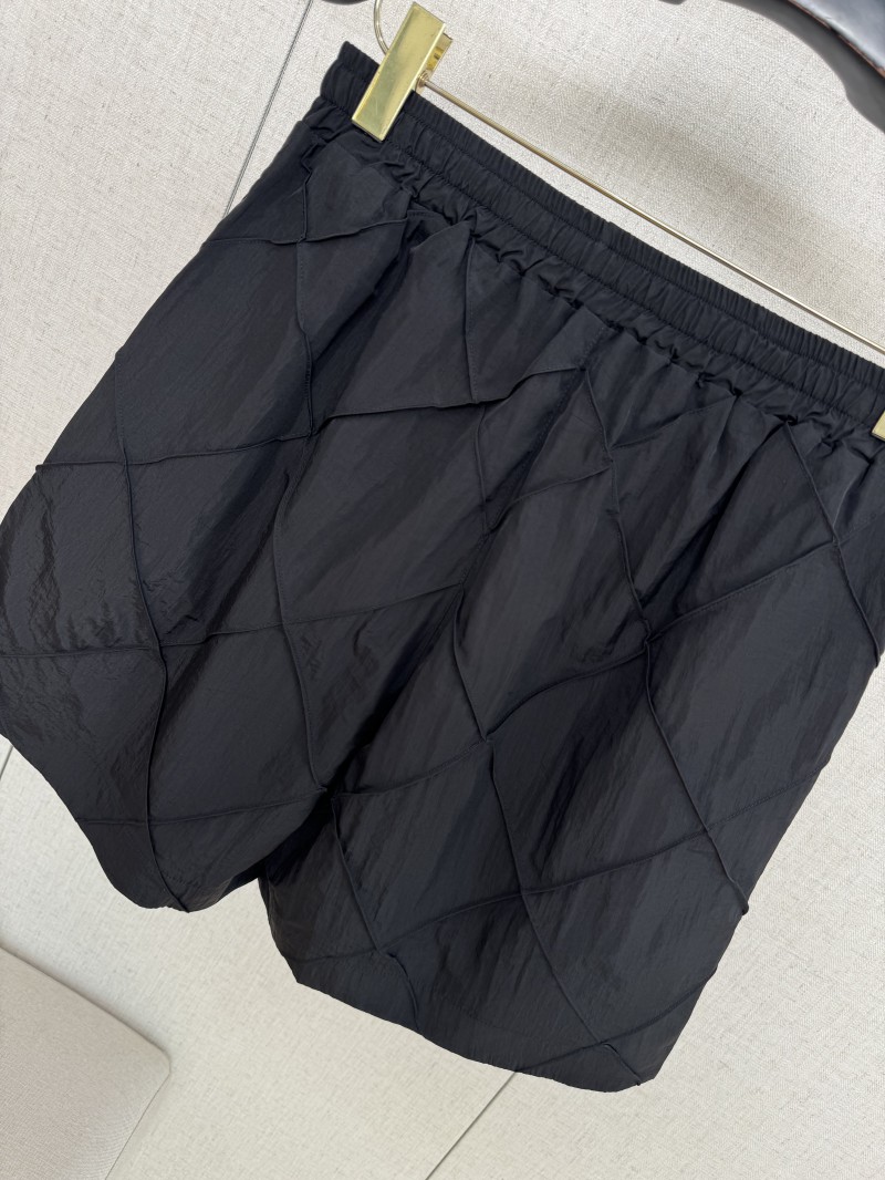 Bottega Veneta Diamond Pleated Casual Shorts Black 5
