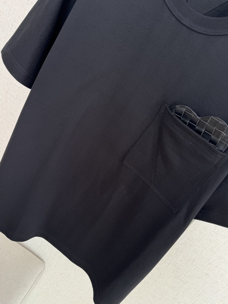Bottega Veneta Round Neck Pocket Heart Short Sleeve Black 3