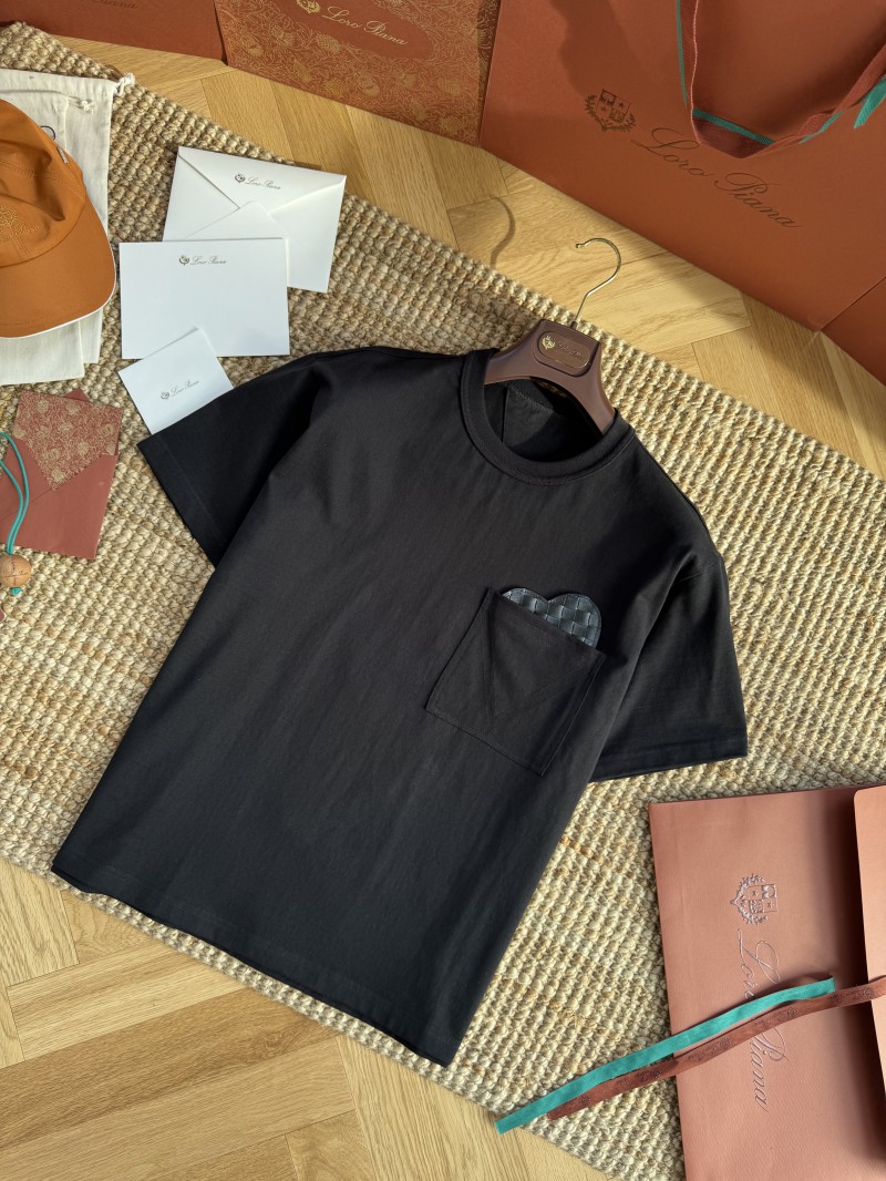 Bottega Veneta Round Neck Pocket Heart Short Sleeve Black 6