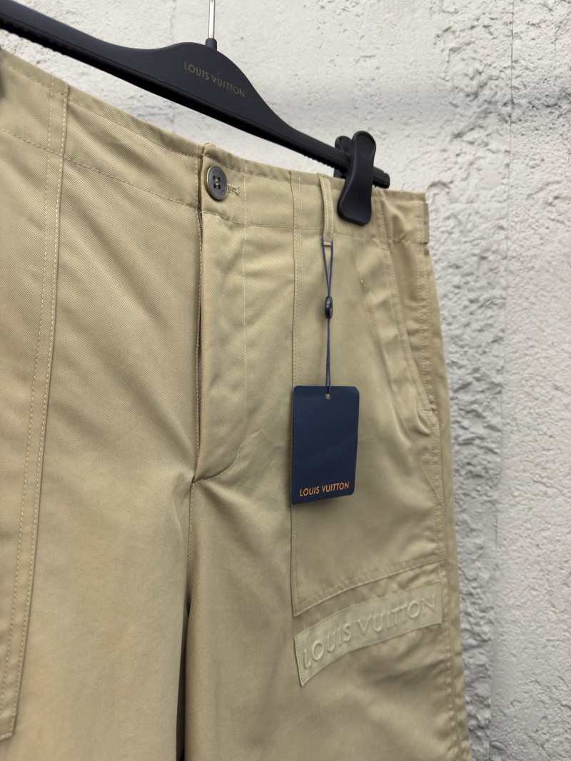 lv letter patch work shorts 7