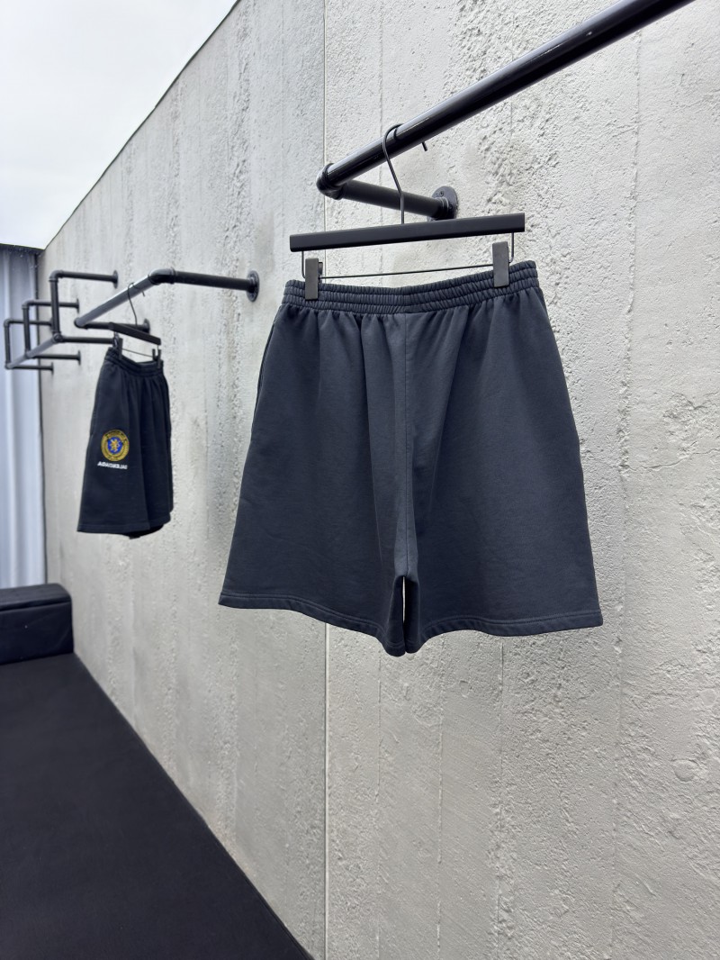 Balenciaga lion logo embroidered shorts 1
