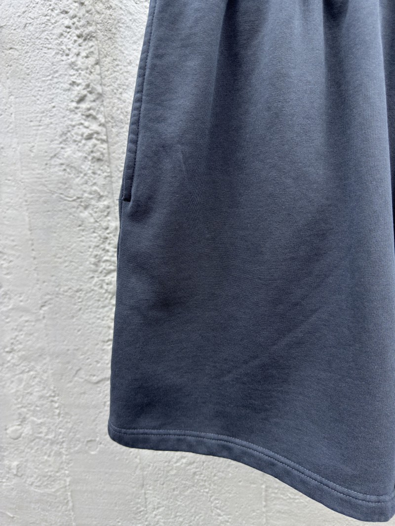 Balenciaga lion logo embroidered shorts 5
