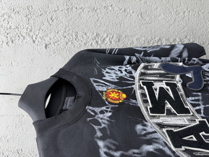 Balenciaga Manchester United Cement Graffiti Aged Short Sleeve 1 7