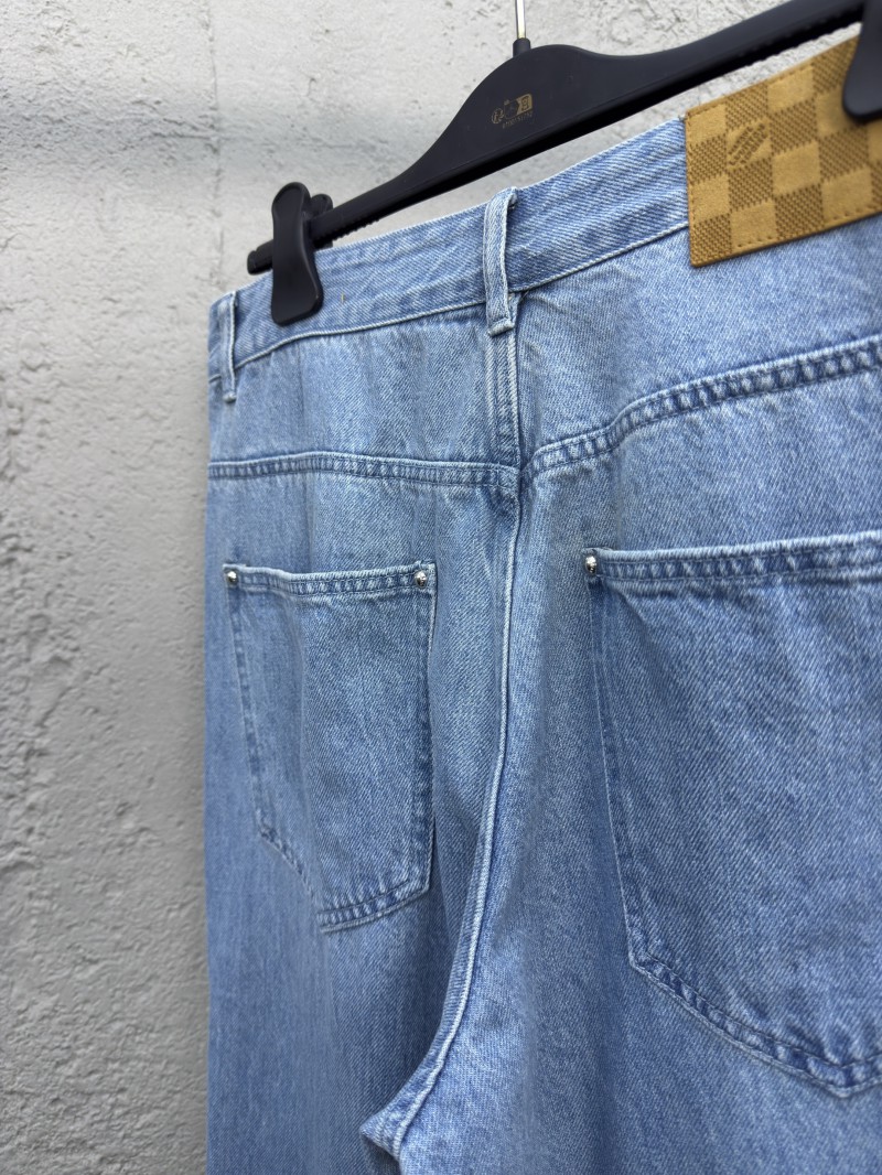 Lv washed and ripped jeans 8