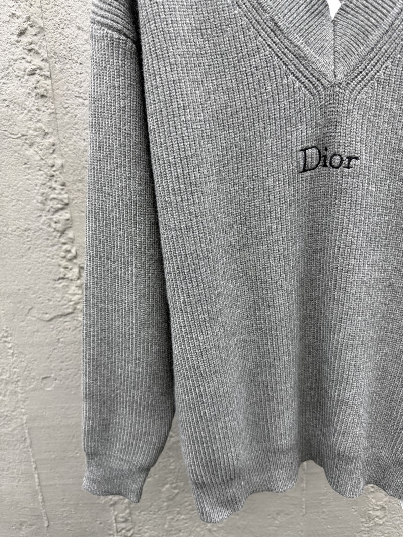 Dior embroidered V-neck wool knit sweater 5